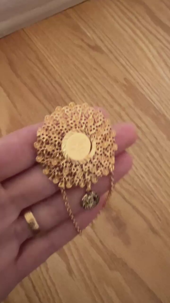 Karatiyya II Gold Pleated Brooch/Pin