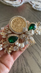 Ras Karkar Pearls flowers and green stones