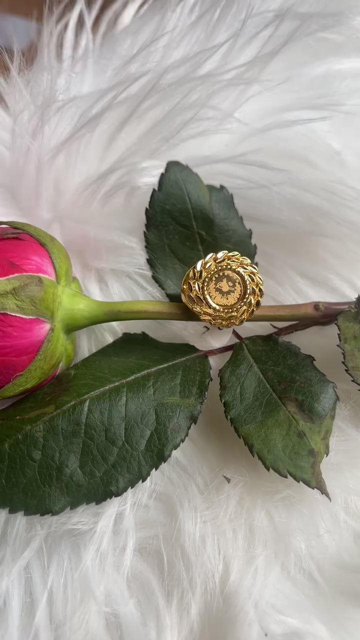 Rummana Gold pleated ring